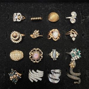 16 Piece Gold And Silver Vintage Cocktail High End Ring Lot Bundle Estate